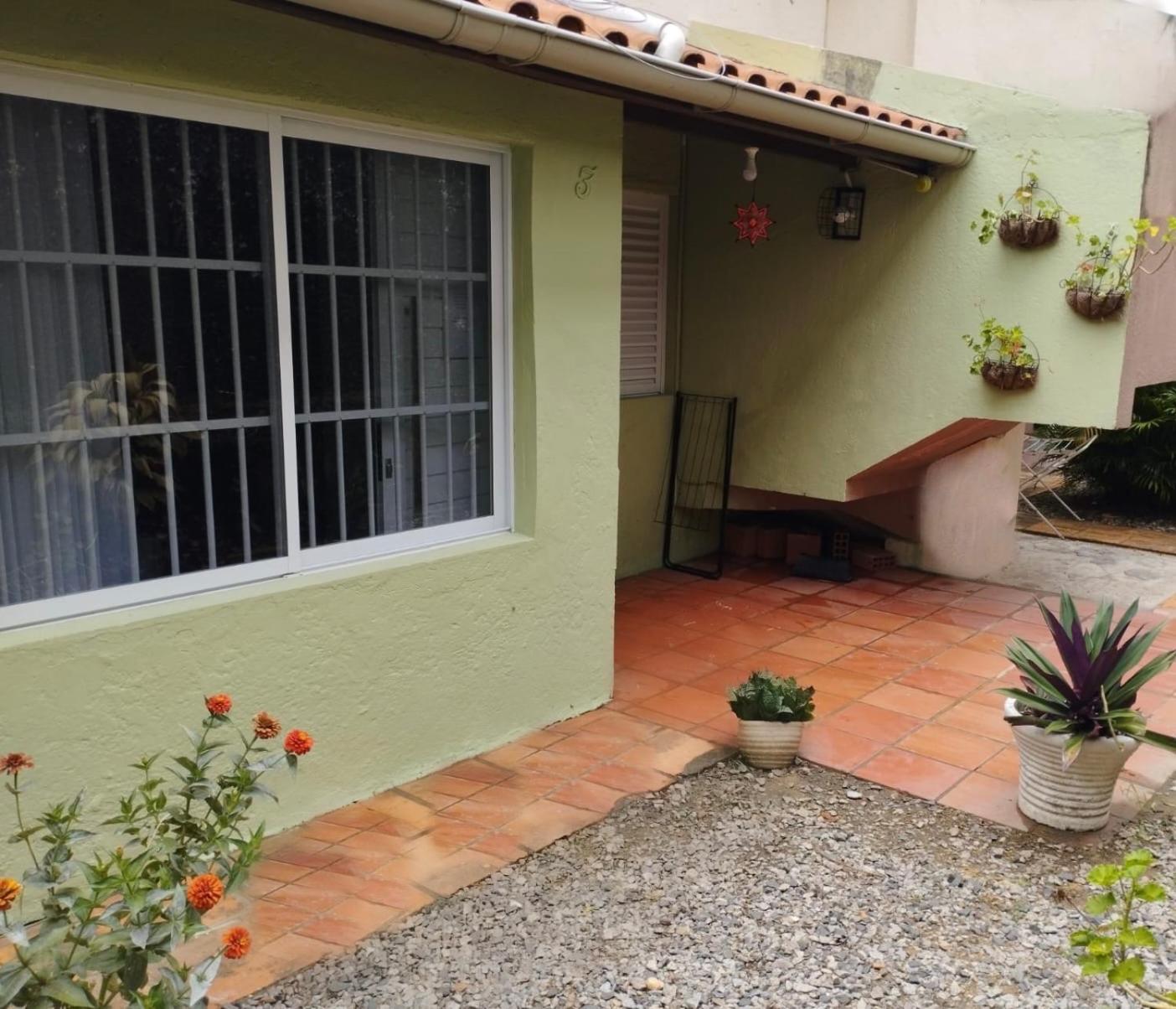 Charmoso Apto Com Clima De Casa Em Canasvieiras Florianópolis Kültér fotó